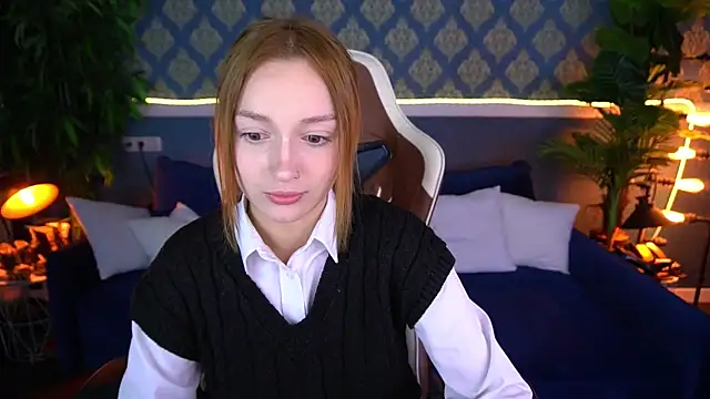 Snapshot of FoxyMayy chatting on July 10, 7:05 pm FoxyMayy online show from July 10, 7:05 pm