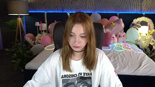 Snapshot of FoxyMayy chatting on July 15, 5:45 am FoxyMayy online show from July 15, 5:45 am