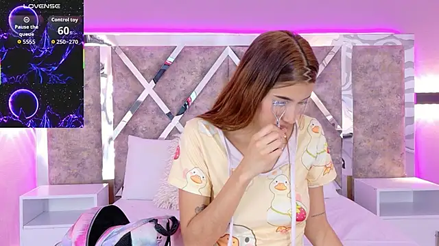 CarolinaaGomezz online show from December 17, 5:46 am