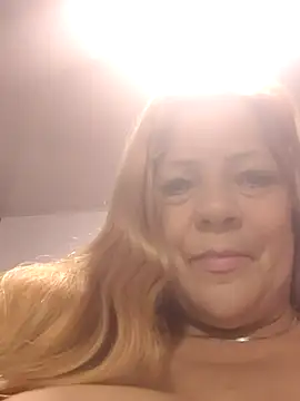 Casandra Cruz online show from October 19, 2:45 am