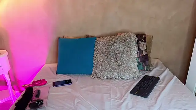 Snapshot of Kloee_12 chatting on May 2, 7:19 pm Kloee 12 online show from May 2, 7:19 pm