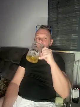 Snapshot of niezlomny75 chatting on September 17, 7:26 pm niezlomny75 online show from September 17, 7:26 pm