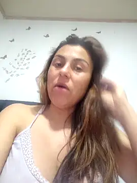 Snapshot of vanessa-titisM chatting on May 10, 2:39 am vanessa-titisM online show from May 10, 2:39 am