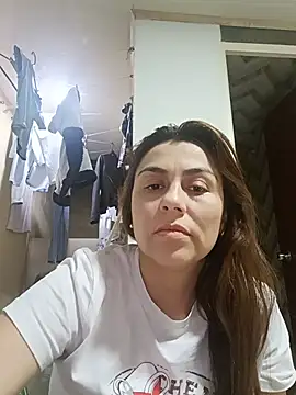 Snapshot of vanessa-titisM chatting on May 28, 3:15 am vanessa-titisM online show from May 28, 3:15 am