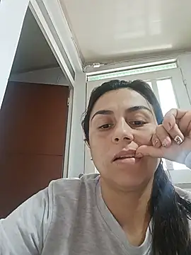 Snapshot of vanessa-titisM chatting on May 29, 8:29 pm vanessa-titisM online show from May 29, 8:29 pm