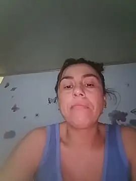 Snapshot of vanessa-titisM chatting on June 5, 3:24 am vanessa-titisM online show from June 5, 3:24 am