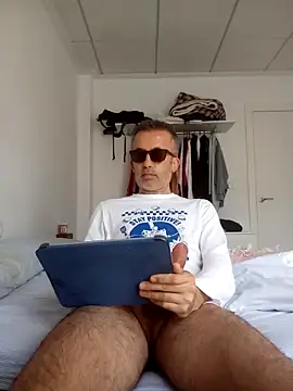 EmilioTaladdro online show from May 1, 5:56 am