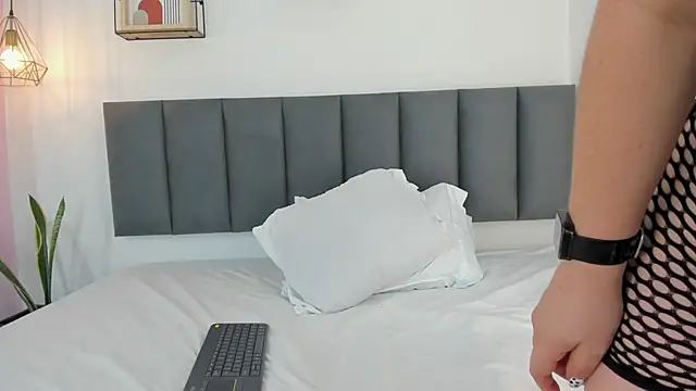 dulce mmg online show from December 1, 7:08 pm