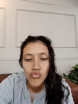 ArielBlossom    online show from October 2, 11:17 am