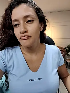 ArielBlossom    online show from October 26, 11:16 am