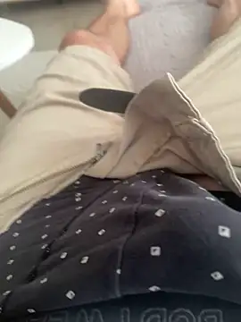 Milike 93 online show from May 25, 1:39 pm