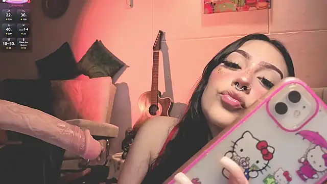 Snapshot of ashlynnlowe_ chatting on September 20, 7:37 pm ashlynnlowe online show from September 20, 7:37 pm