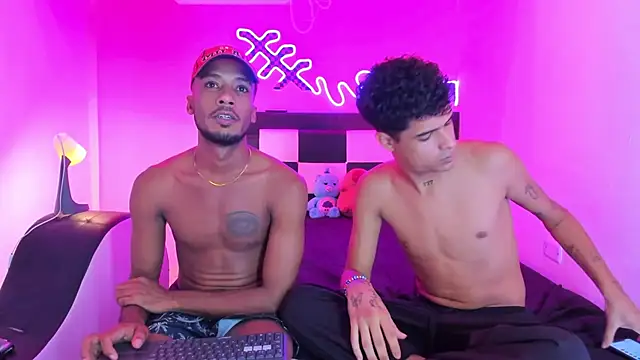 Snapshot of Lucky_boys__X chatting on December 22, 6:16 pm Lucky boys X online show from December 22, 6:16 pm