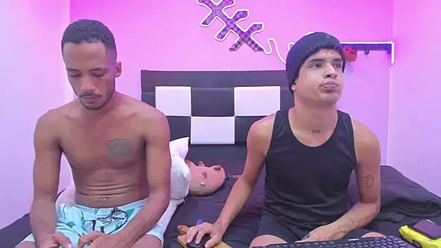 Snapshot of Lucky_boys__X chatting on January 13, 4:56 pm Lucky boys X online show from January 13, 4:56 pm