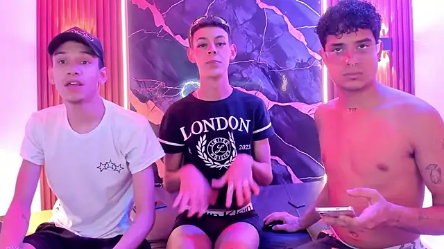 Snapshot of Lucky_boys__X chatting on March 2, 2:02 pm Lucky boys X online show from March 2, 2:02 pm