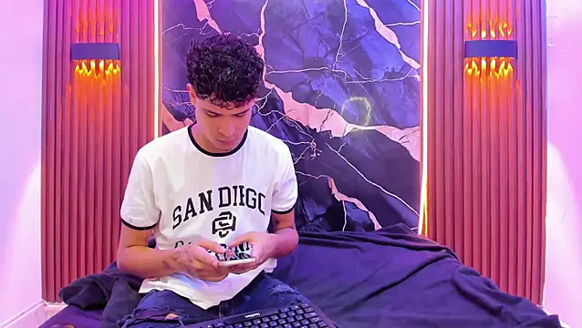 Snapshot of Lucky_boys__X chatting on March 14, 6:57 pm Lucky boys X online show from March 14, 6:57 pm