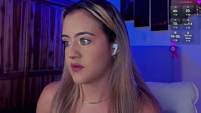 MaryMoon  online show from October 2, 7:10 pm