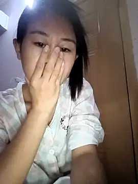 Snapshot of luy-xinh02 chatting on October 6, 1:08 pm luy-xinh02 online show from October 6, 1:08 pm