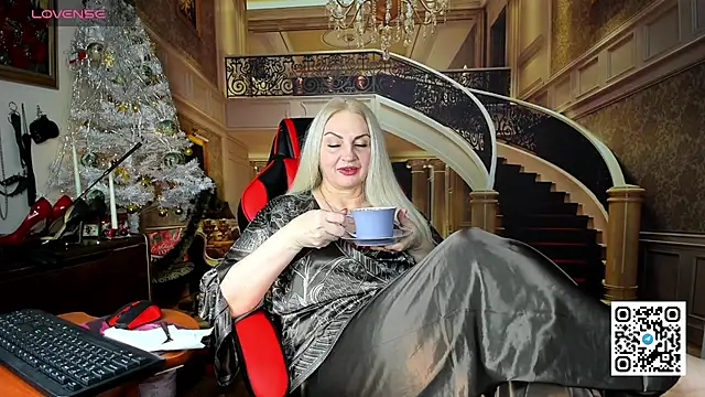 Nina Devillle online show from January 12, 3:23 am