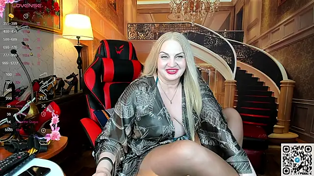 Nina Devillle online show from June 15, 1:02 pm