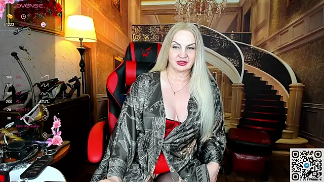 Nina Devillle online show from June 20, 7:55 am
