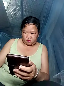 Snapshot of riso-00 chatting on October 4, 1:42 pm riso-00 online show from October 4, 1:42 pm