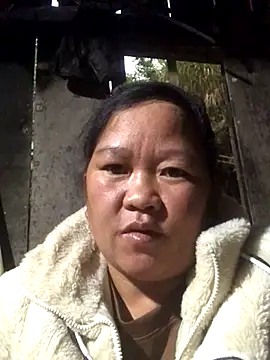 Snapshot of riso-00 chatting on November 21, 10:25 am riso-00 online show from November 21, 10:25 am