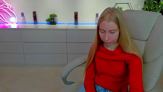 Alina Blonde online show from November 1, 6:37 am