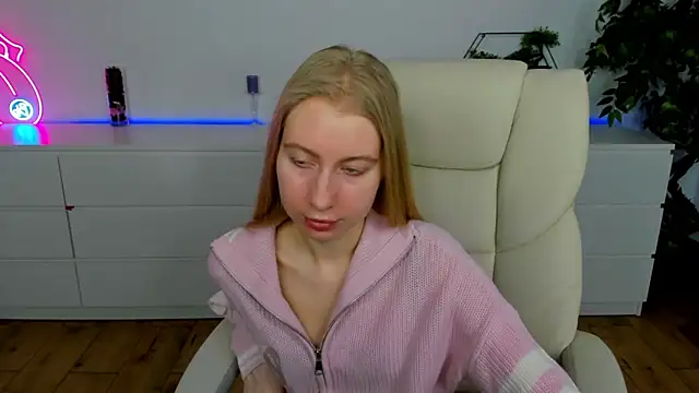 Alina Blonde online show from March 4, 6:41 am