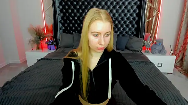 Alina Blonde online show from April 18, 5:44 am