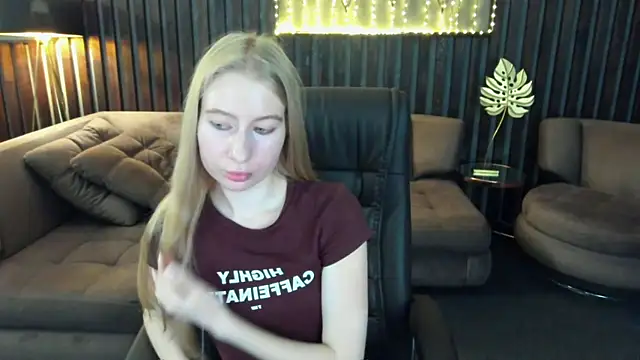Alina Blonde online show from July 7, 7:34 am