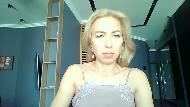 Snapshot of Ivvona chatting on July 13, 10:07 am Ivvona online show from July 13, 10:07 am