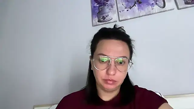 Snapshot of Karllina chatting on August 6, 6:43 pm Karllina online show from August 6, 6:43 pm