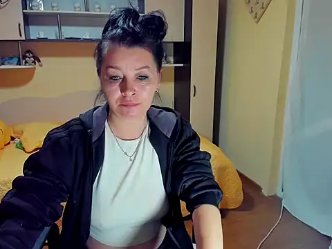 Soffy Skye online show from April 29, 5:00 am