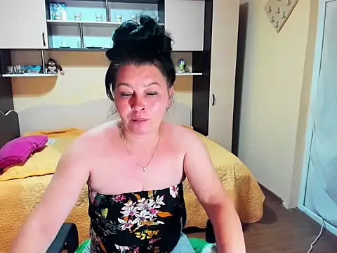 Snapshot of Soffy_Skye chatting on May 29, 4:54 am Soffy Skye online show from May 29, 4:54 am