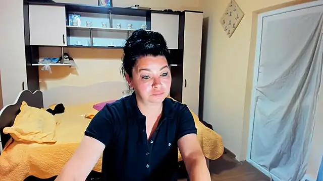 Snapshot of Soffy_Skye chatting on June 6, 4:06 am Soffy Skye online show from June 6, 4:06 am