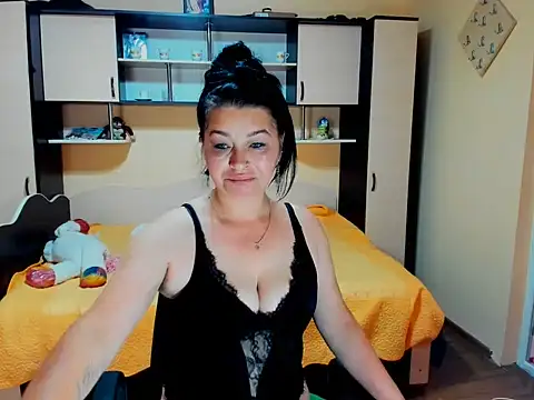 Snapshot of Soffy_Skye chatting on June 18, 7:08 am Soffy Skye online show from June 18, 7:08 am