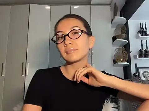 Kivoora online show from July 22, 11:24 am
