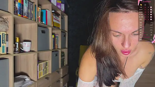 Snapshot of AzureEyes chatting on September 20, 4:19 pm AzureEyes online show from September 20, 4:19 pm