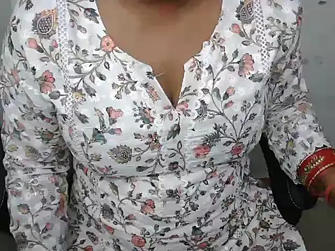 Snapshot of bold_naina chatting on October 7, 4:53 am bold naina online show from October 7, 4:53 am