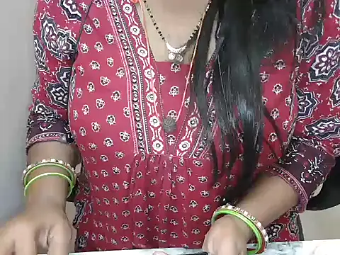 Snapshot of bold_naina chatting on November 7, 4:12 am bold naina online show from November 7, 4:12 am