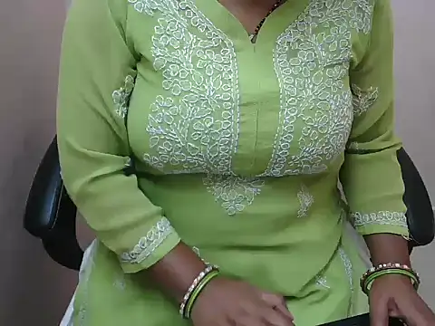 Snapshot of bold_naina chatting on November 10, 4:00 am bold naina online show from November 10, 4:00 am