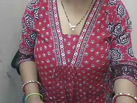 Snapshot of bold_naina chatting on November 28, 4:04 am bold naina online show from November 28, 4:04 am