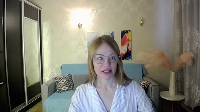 shy hot cat online show from December 2, 9:03 am