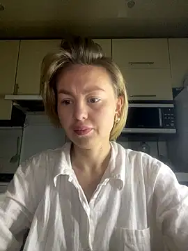 MartaLuna  online show from January 8, 9:06 pm