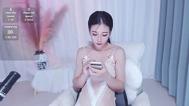 Snapshot of Qiyue99 chatting on September 19, 12:02 am Qiyue99 online show from September 19, 12:02 am