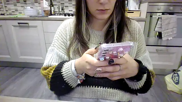 Snapshot of Camaleontica chatting on October 14, 6:20 pm Camaleontica online show from October 14, 6:20 pm