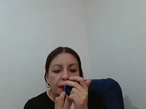 helenn653342 online show from October 7, 4:48 pm