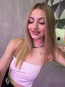 Snapshot of Elizabeth_Tay chatting on May 26, 6:26 pm Elizabeth Tay online show from May 26, 6:26 pm