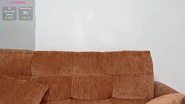 Snapshot of qiqi-2025 chatting on February 14, 9:11 pm qiqi-2025 online show from February 14, 9:11 pm